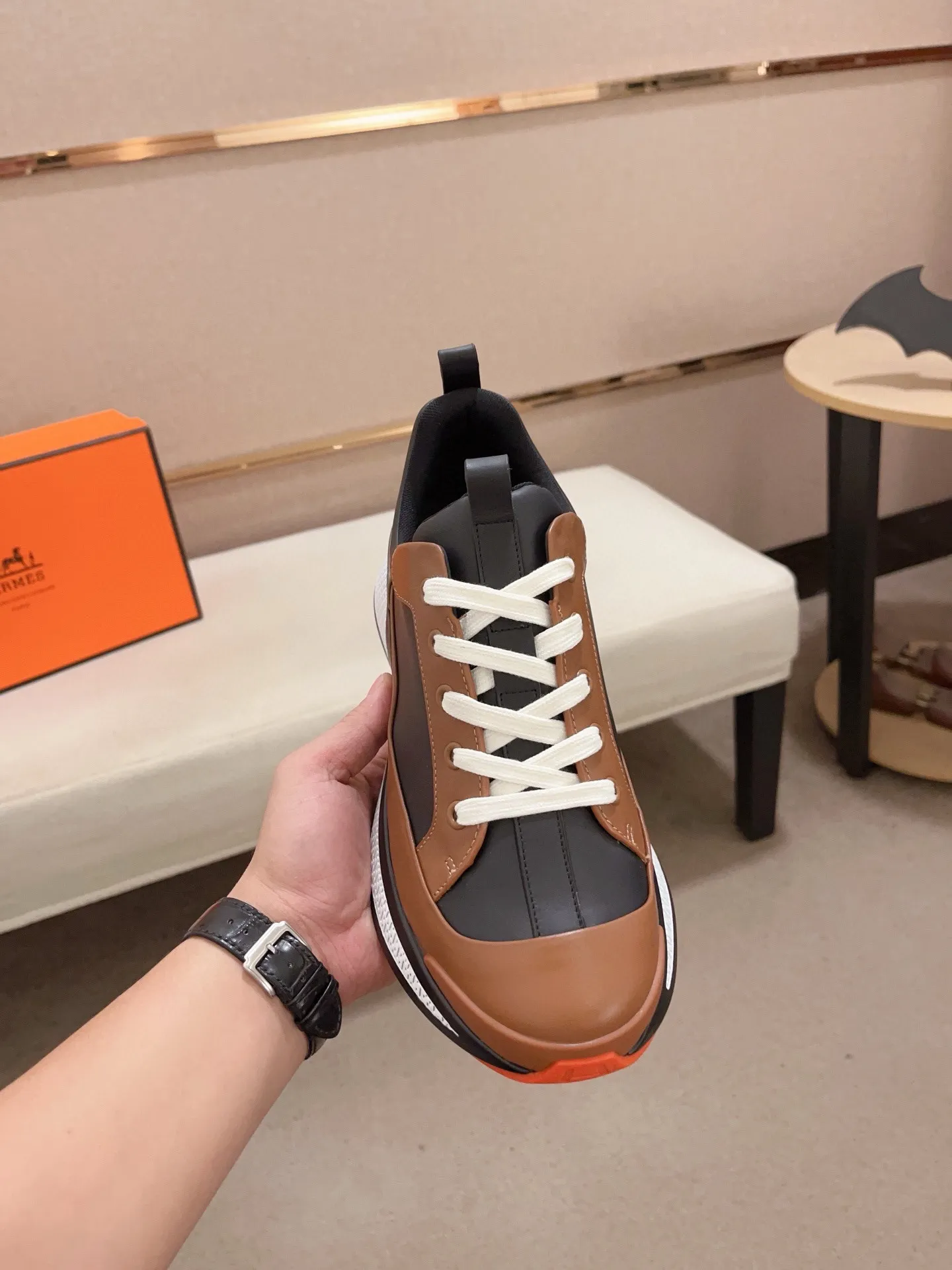 Men's clothing and shoes💰: 660💰《HERMES》【Classic Original Version】Hermès; Top 🔝 Purchasing Agency 🔍🔍Men’s latest 🇺🇸 counters are on sale simultaneously, original imported from Italy ▲▲Silk cowhide with breathable fabric ▲▲ (high-end and expensive Qi·Grade) Exquisite workmanship (Italian 🇮🇹Imported water-dyed 🐂cowhide lining) Sole: Original sole provided by the original factory, ⚠️Exclusive double-layer activity·TPR·Rubber·Combined molded outsole; Super·comfortable·wear-resistant·non-slip·environmental protection The real thing is more beautiful if you take the real thing (high quality, follow the order), you can enter and exit the counter at will * Number of yards: 38·39·40·41·42·43·44# (can be customized 45.)